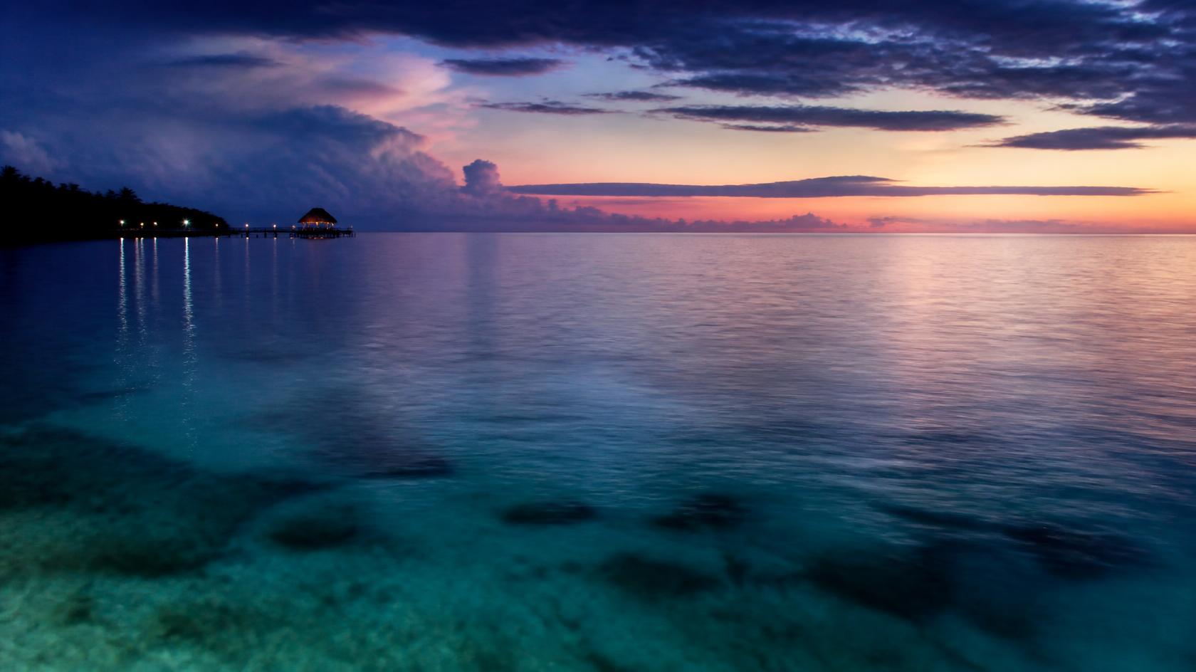 Aqua Lemu by the Caribbean sea